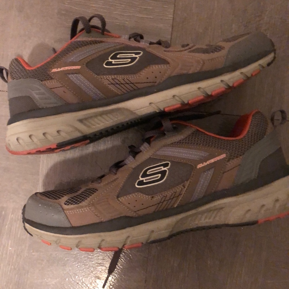 Skechers